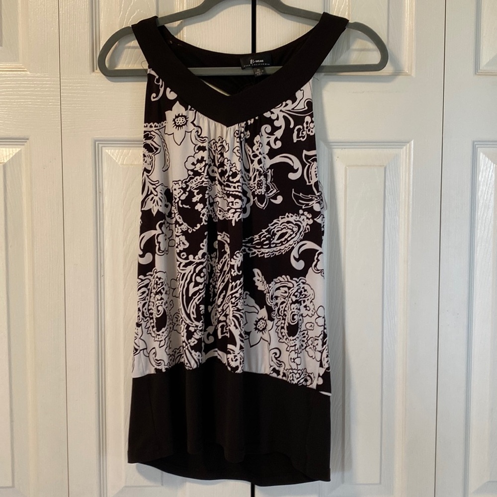 Sleeveless top in brown and white size XL.